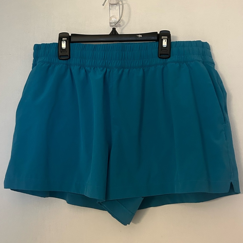 NWOT Athleta Women’s Large Weekender Run Short